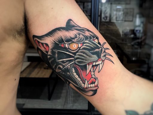 Noblank Tattoo, tatuaggio old school a vasto marina