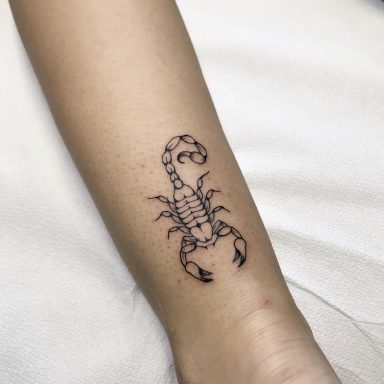Noblank Tattoo, tatuaggio fine line e minimal a vasto marina. Linee sottili
