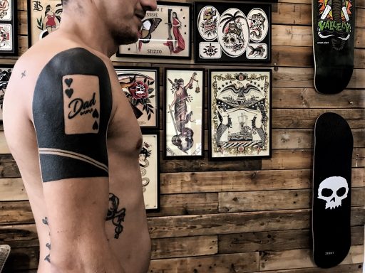 Noblank Tattoo, tatuaggio bianco e nero a vasto marina, black tattoo