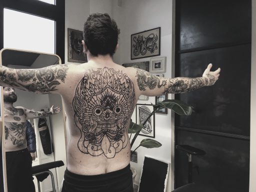 Noblank Tattoo, tatuaggio bianco e nero a vasto marina, black tattoo