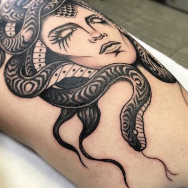Noblank Tattoo, tatuaggio bianco e nero a vasto marina, black tattoo